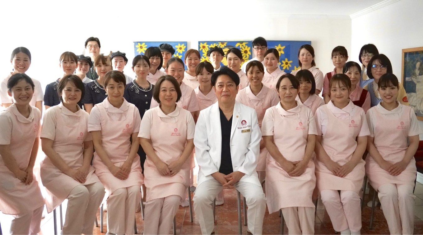 クリニックスタッフ集合写真